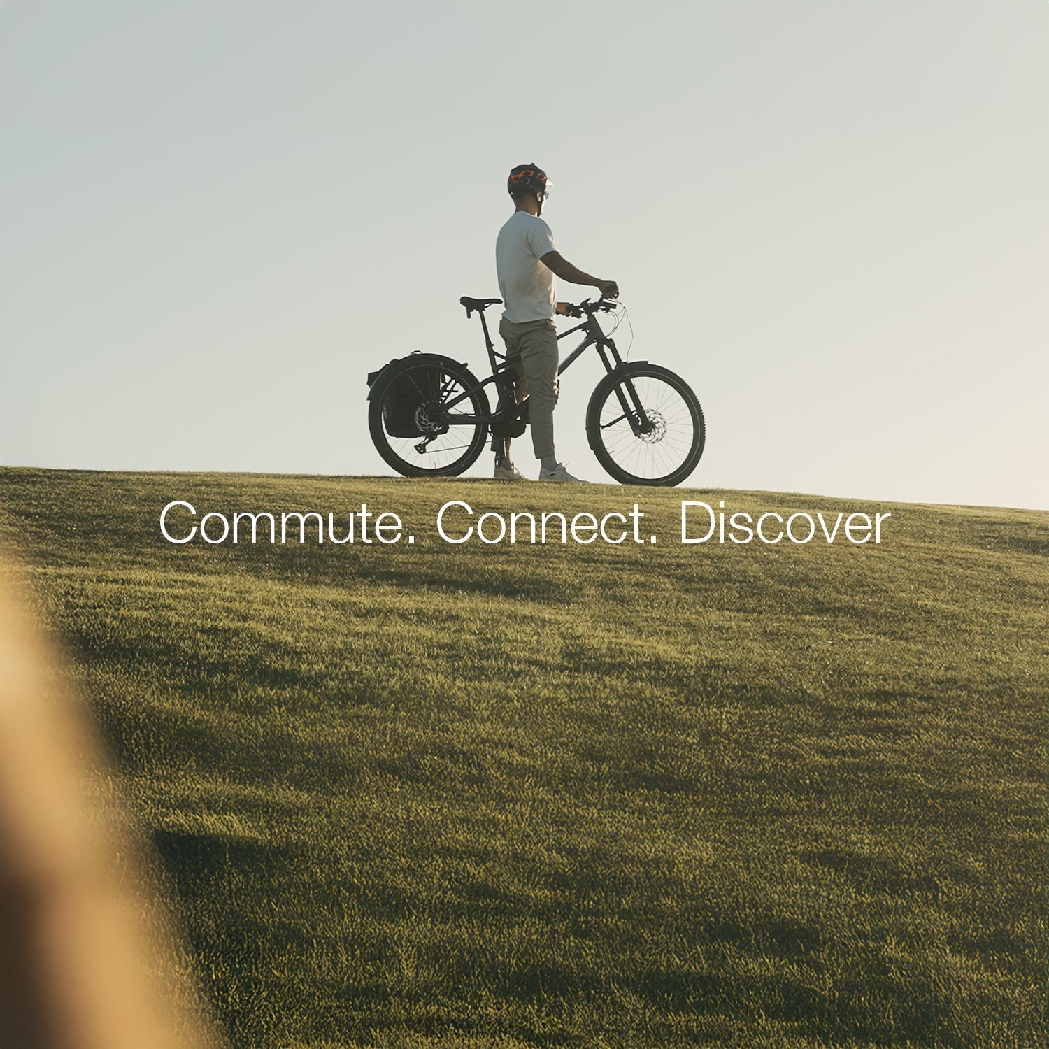 775 AM Touring | Commute. Connect. Discover.